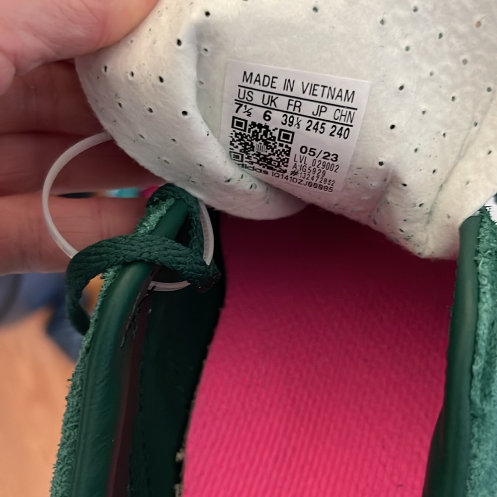 adidas Originals Green Suede Samba with White Stripes and Pink Heel - Picture 5 of 5